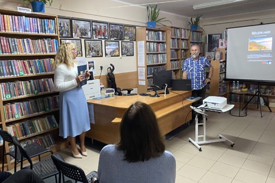 Krynickie Towarzystwo Fotograficzne w GBP w Chełmcu