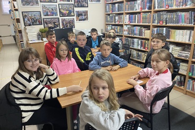 Lekcje biblioteczne - konkurs "Zostań Superczytelnikiem"