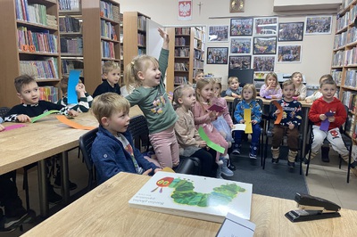 Przedszkolaki w bibliotece
