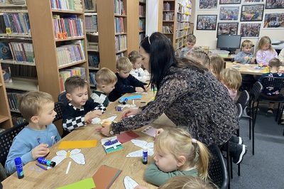Przedszkolaki w bibliotece